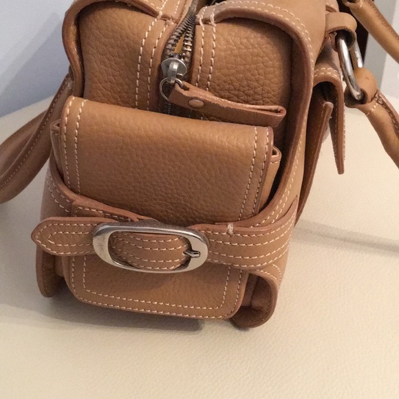 SOLD 🩷🩷 
Tan leather shoulder or hand bag - Picture 3 of 4